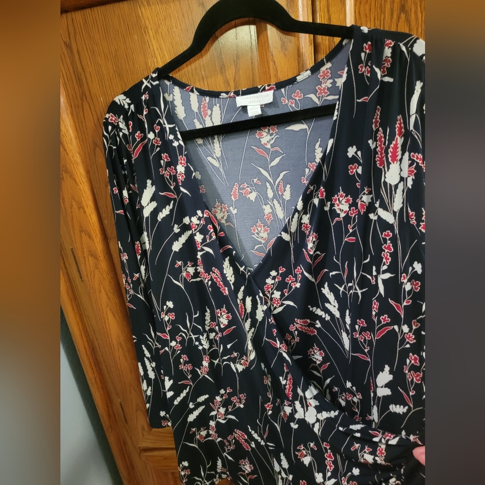 Floral V-Neck Top 3/4 Sleeves